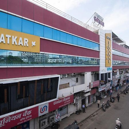 Hotel Satkar Surat Buitenkant foto